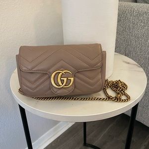 GG Marmont Super Mini Bag in Beige